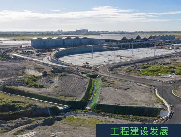 采用 GEOTUBE 实施有效沉积物管控的疏浚工程